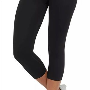 Spanx Womens Comfortable Stretch Active Crop Leggings CB6 Black Plus Size 2X NWT